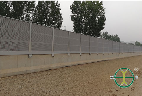 長(zhǎng)臨高速公路聲屏障